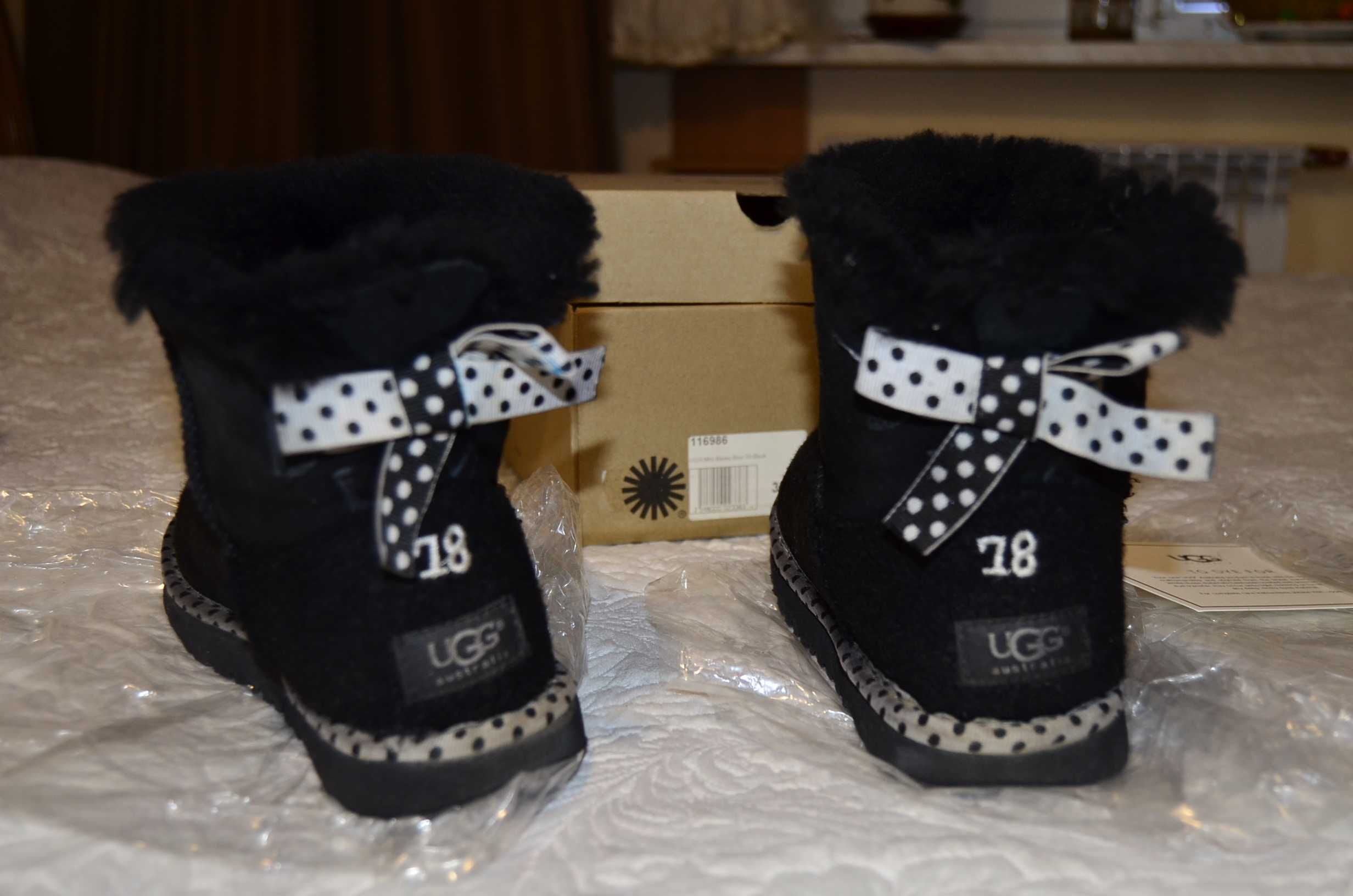 Угги натуральные с бантом, черного цвета, Ugg 39 размер, стелька 25 см