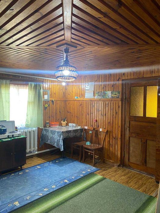 Цегляний будинок у Полтавській області