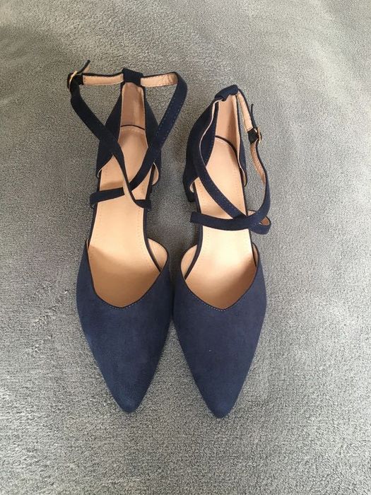 Eleganckie granatowe czółenka