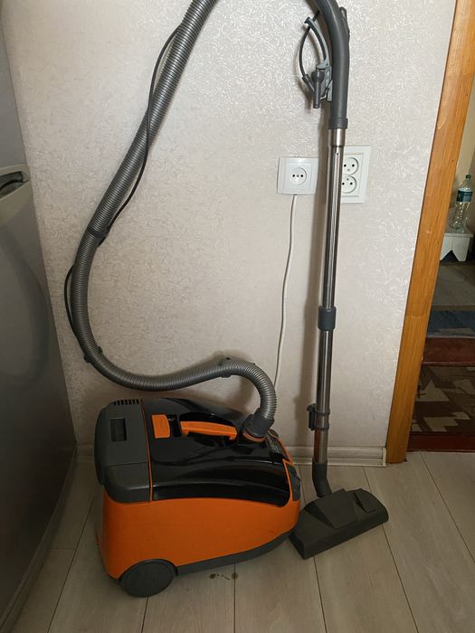 Продаю надійний миючий пилосос ThomasTiger. Безкоштовна олх доставка