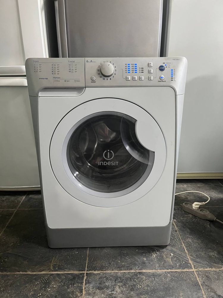 Стиральная машина Indesit на 6кг в идеале.Доставка,гарантия