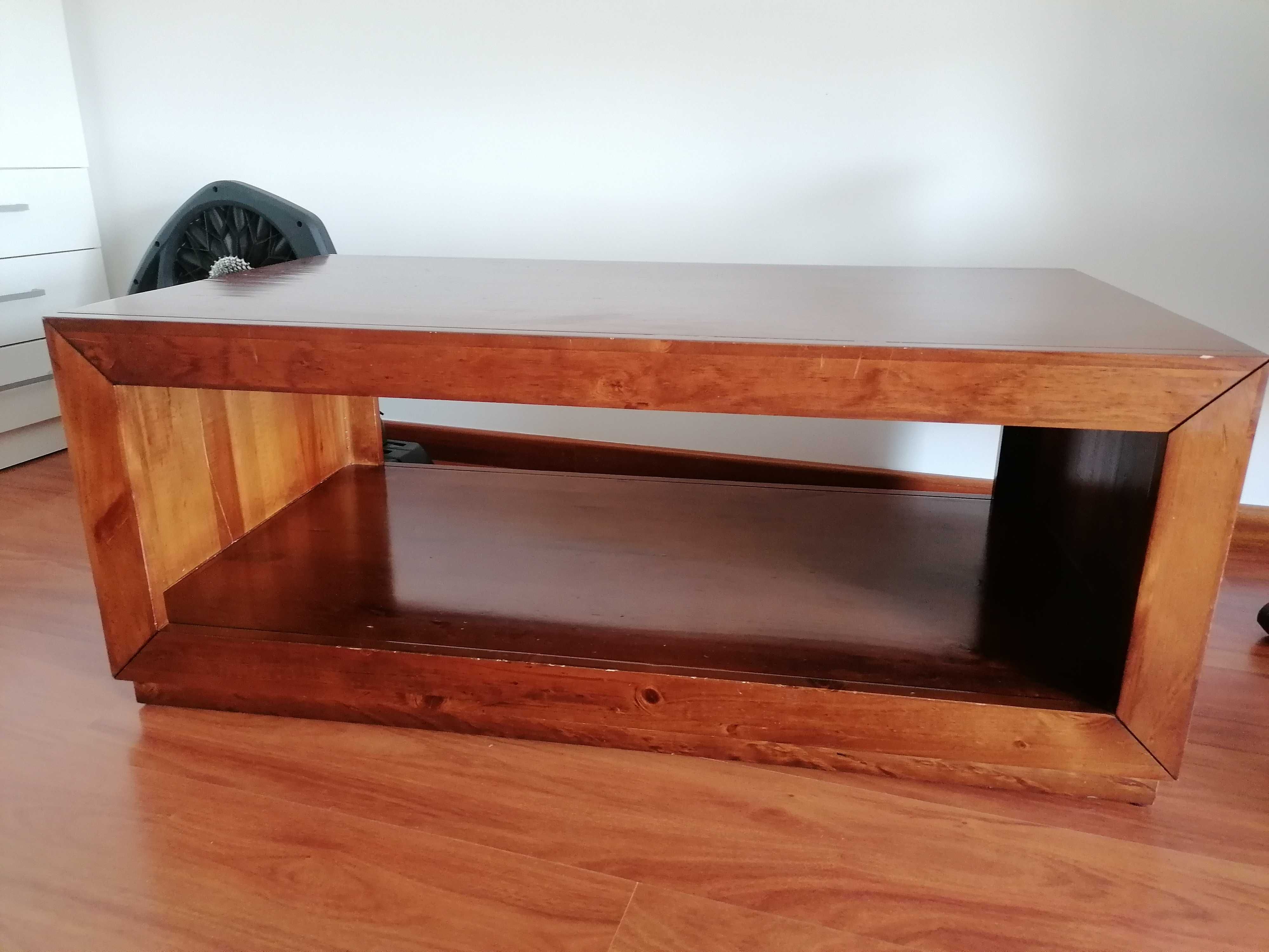 Mesa de centro de madeira