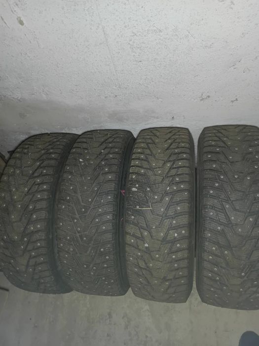 Зимова шипопана резина Hankook