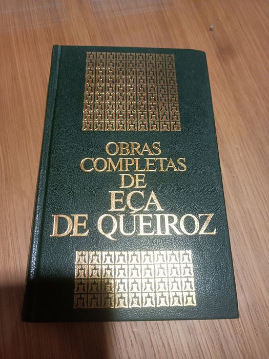 Vendo obras completas de Eça de Queirós