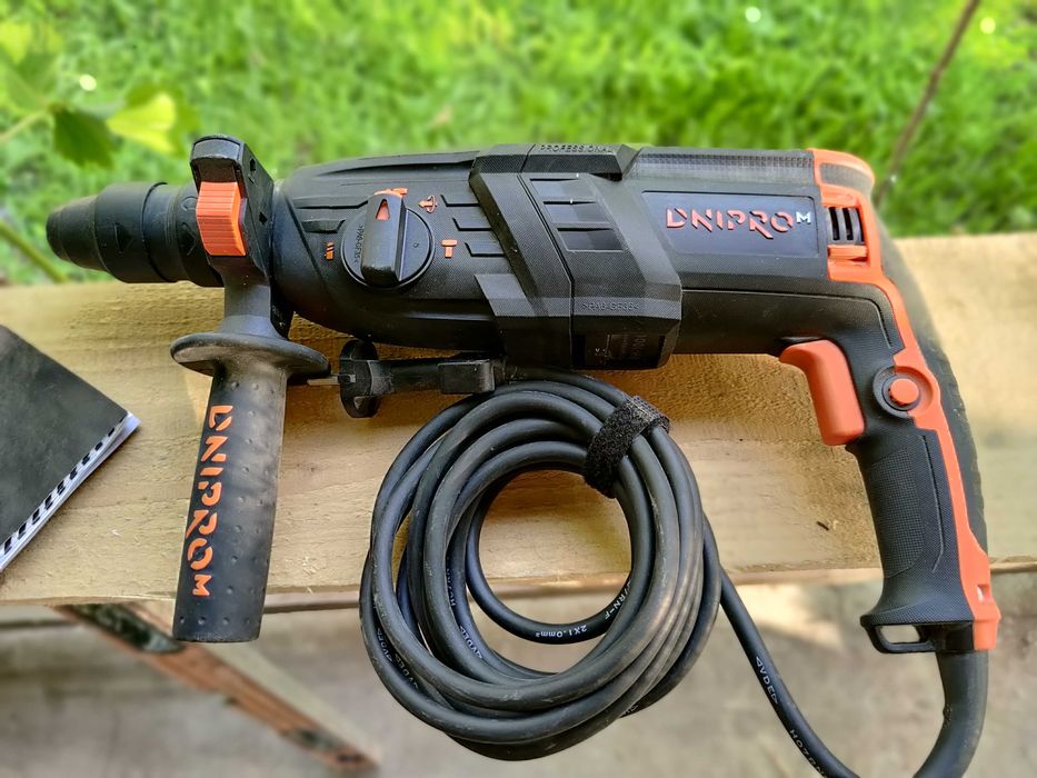 Перфоратор  Dnipro-M RH-100Q