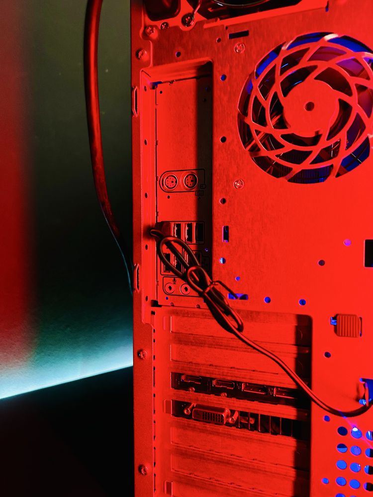 Komputer Do Gier Gamingowy RGB Intel 4X3,4Ghz, RX 480 4GB , 16GB Ram