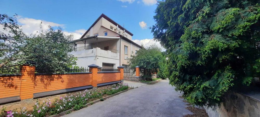 Центр. Продам будинок в елітному районі