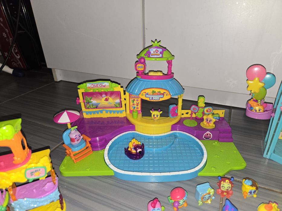 Moji pops zestaw domek basen figurki