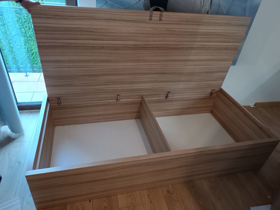 Łóżko do pokoju o wymiarach materaca 200x90