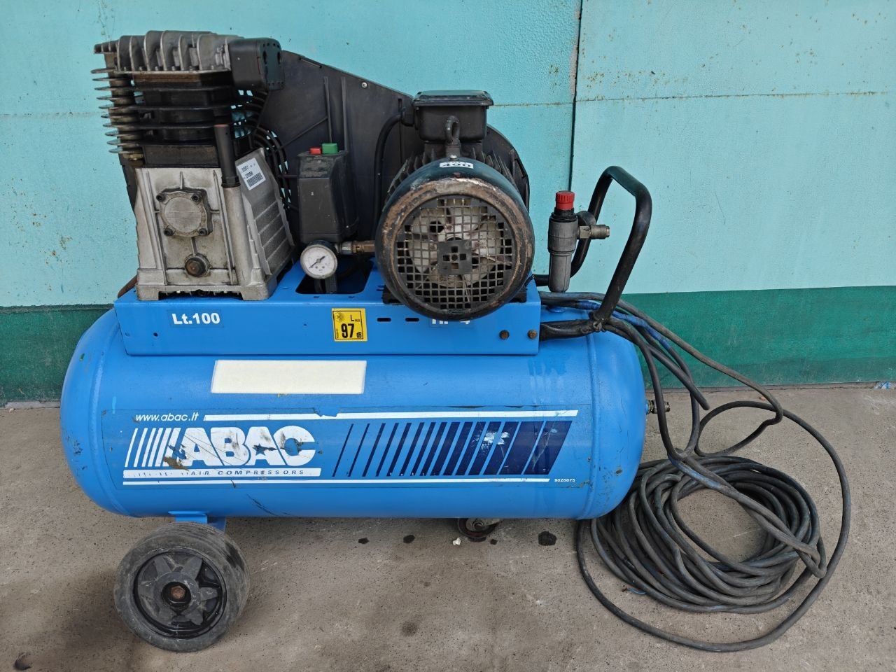 Продам повітряний компресор ABAC. Трифазний: 380 В.  Б/У.