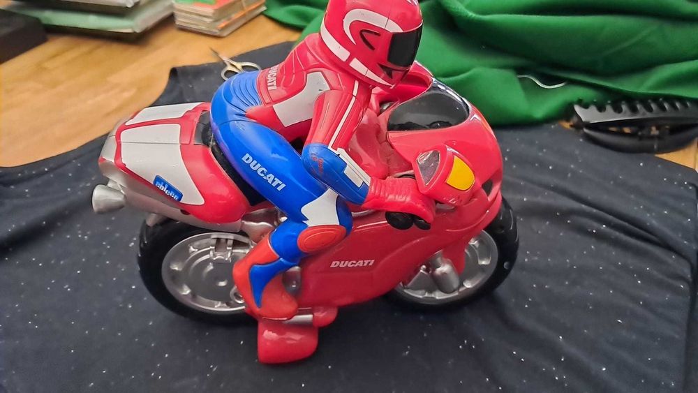 Moto Ducati Chicco com Controle Remoto - Infantil