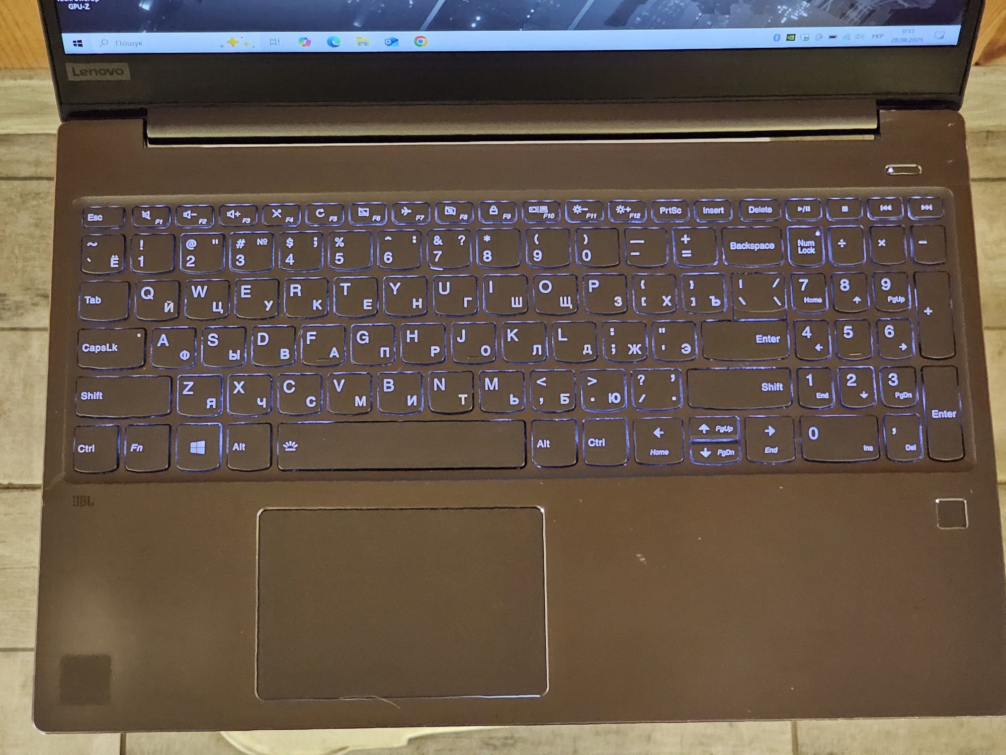 Lenovo 15.6"/i5 7300H/GTX 1050Ti 4GB/ RAM 20GB/SSD 256GB