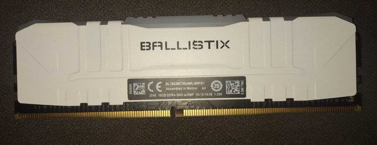 Crucial Ballistix 16GB  CL16 DDR4 3600 MHz  White RGB