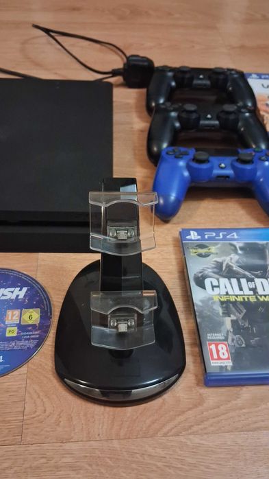 Konsola playstation 4 plus gry ps4