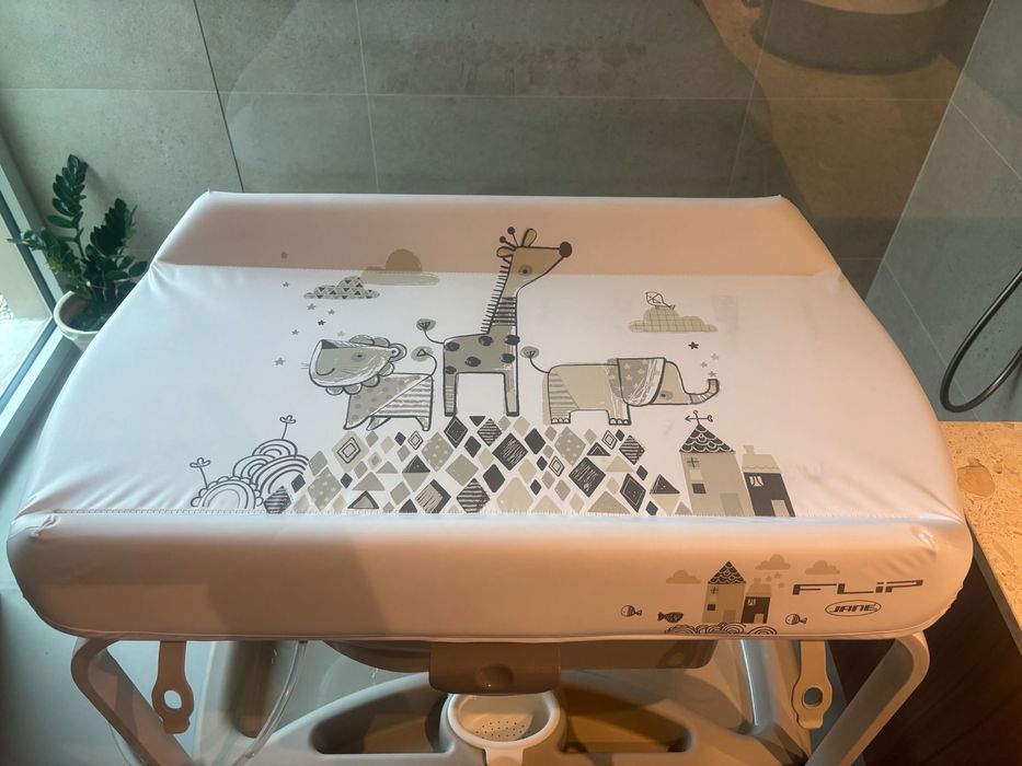 Banheira flip Jane c/ muda fraldas