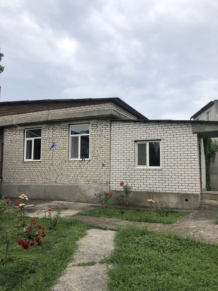 Продам дом на два входа на Слободке с землей
