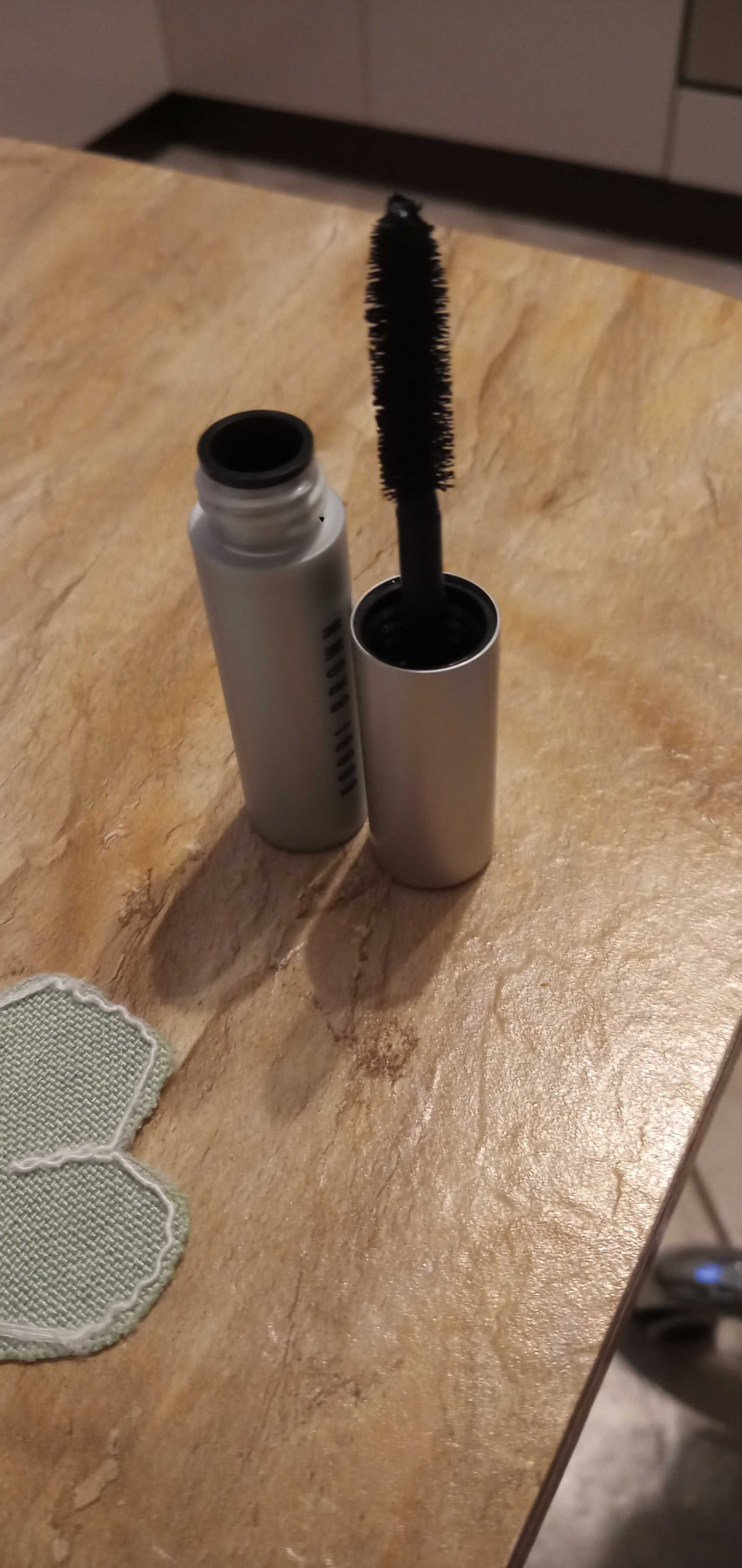 Mascara Bobbi
Brown BLACK Minis
Smokey Eye