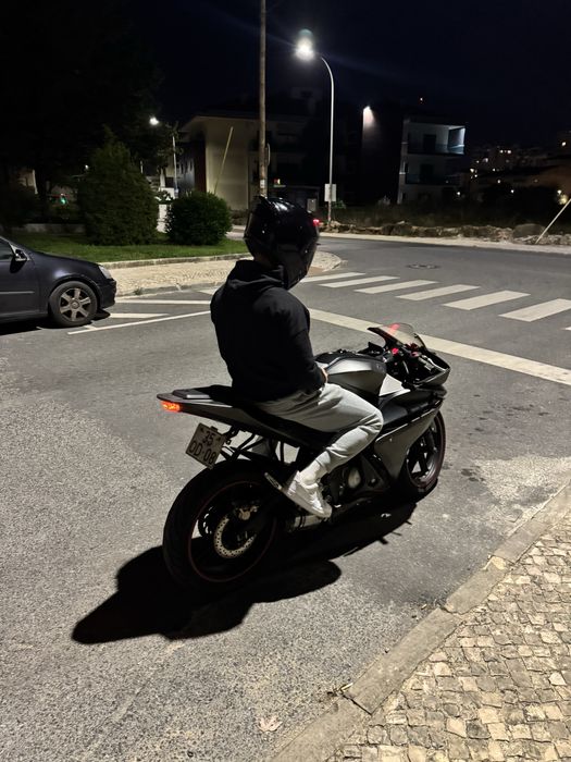 Yamaha yzf r125.