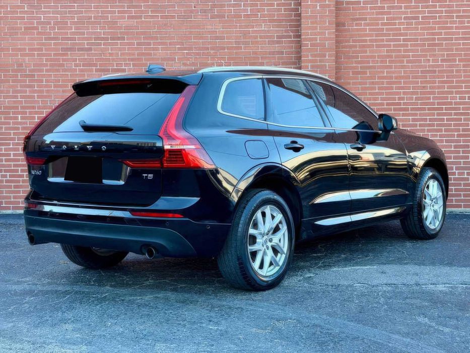 Volvo XC60 T5 Momentum      2019