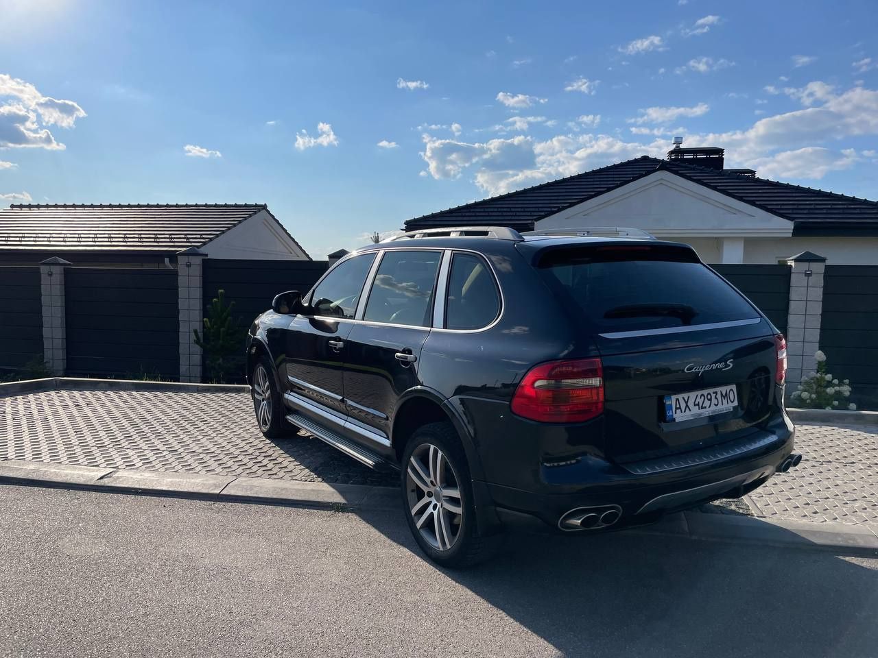 Продам Porsche Cayenne s
