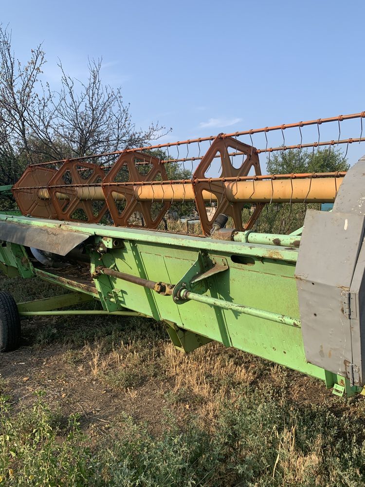 Продам комбайн Мега 208