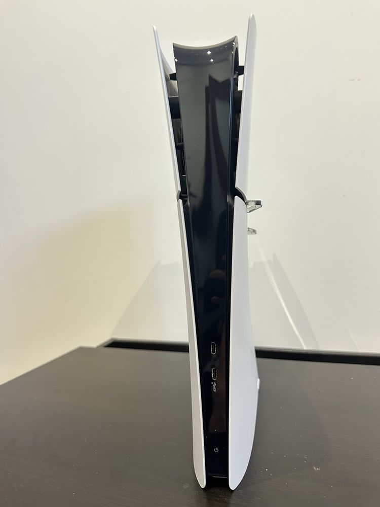 Playstation Slim Digital 1 TB (como nova)