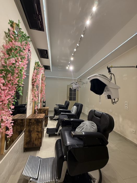 Odsprzedam wpelny wyposazony salon fryzjersko-kosmetyczny