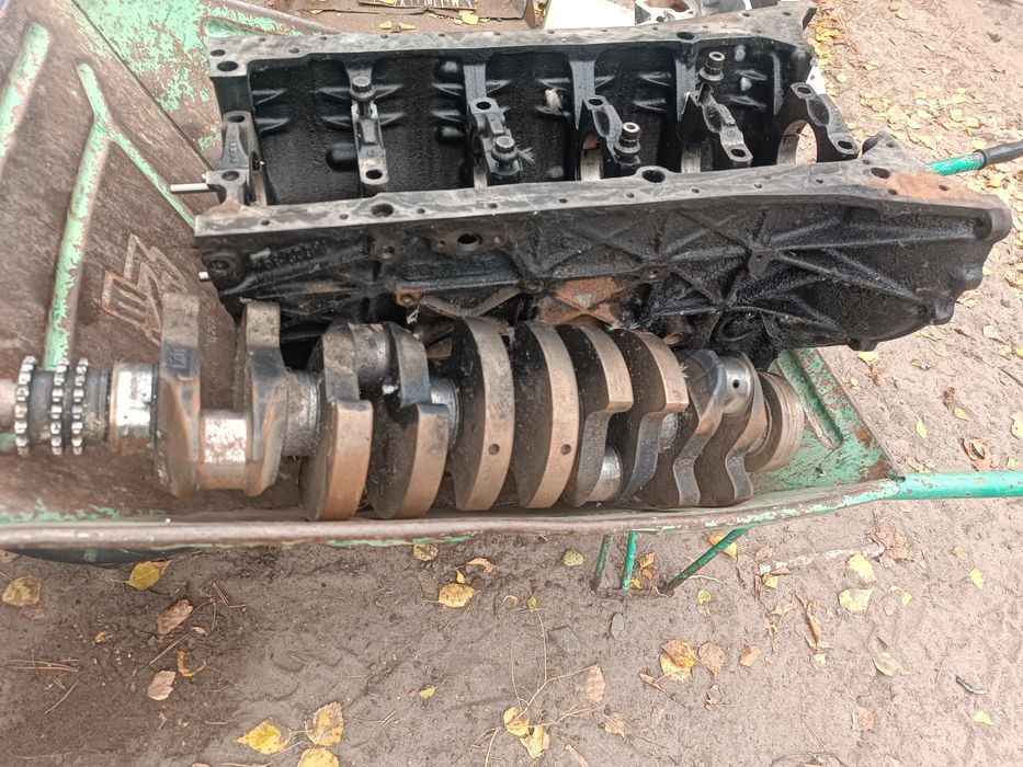 Продам колінвал,блок,мерседес 2,9