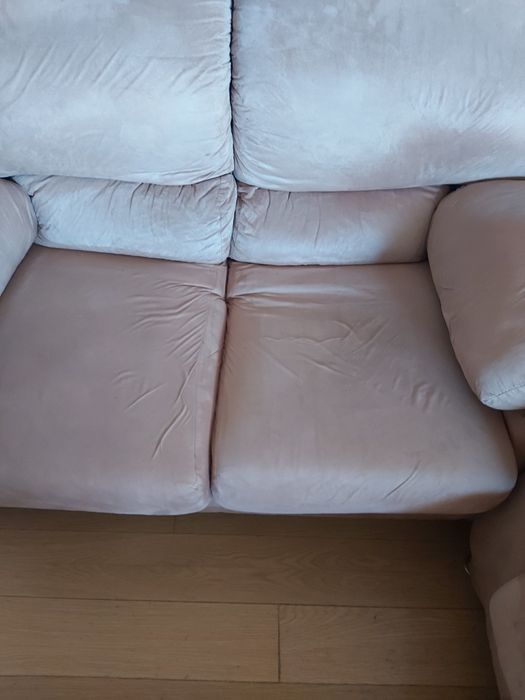 Terno de Sofás  em curtisane só hoje 60 euros