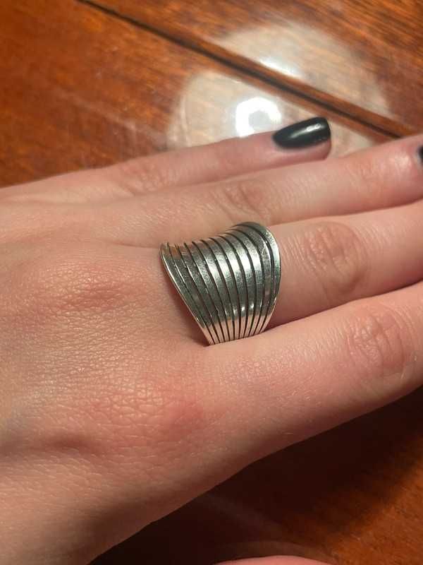 Srebrny pierścionek duży szeroki Apart