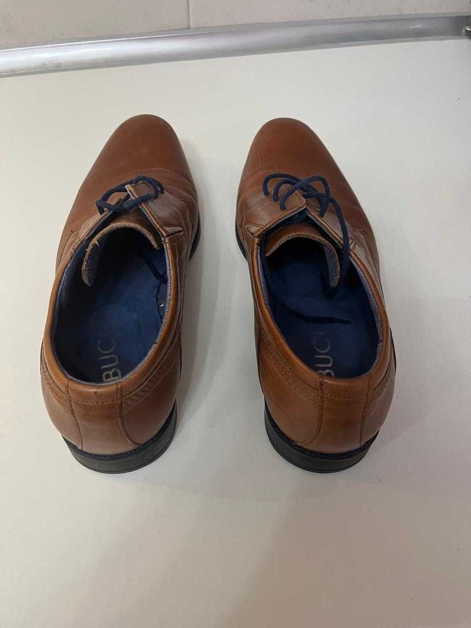 Buty do garnituru
