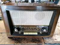 Rádio antigo em bom estado