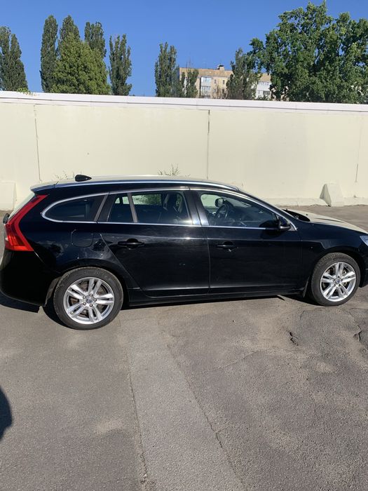 Volvo V60. Механика. 1,6 дизель. 2011