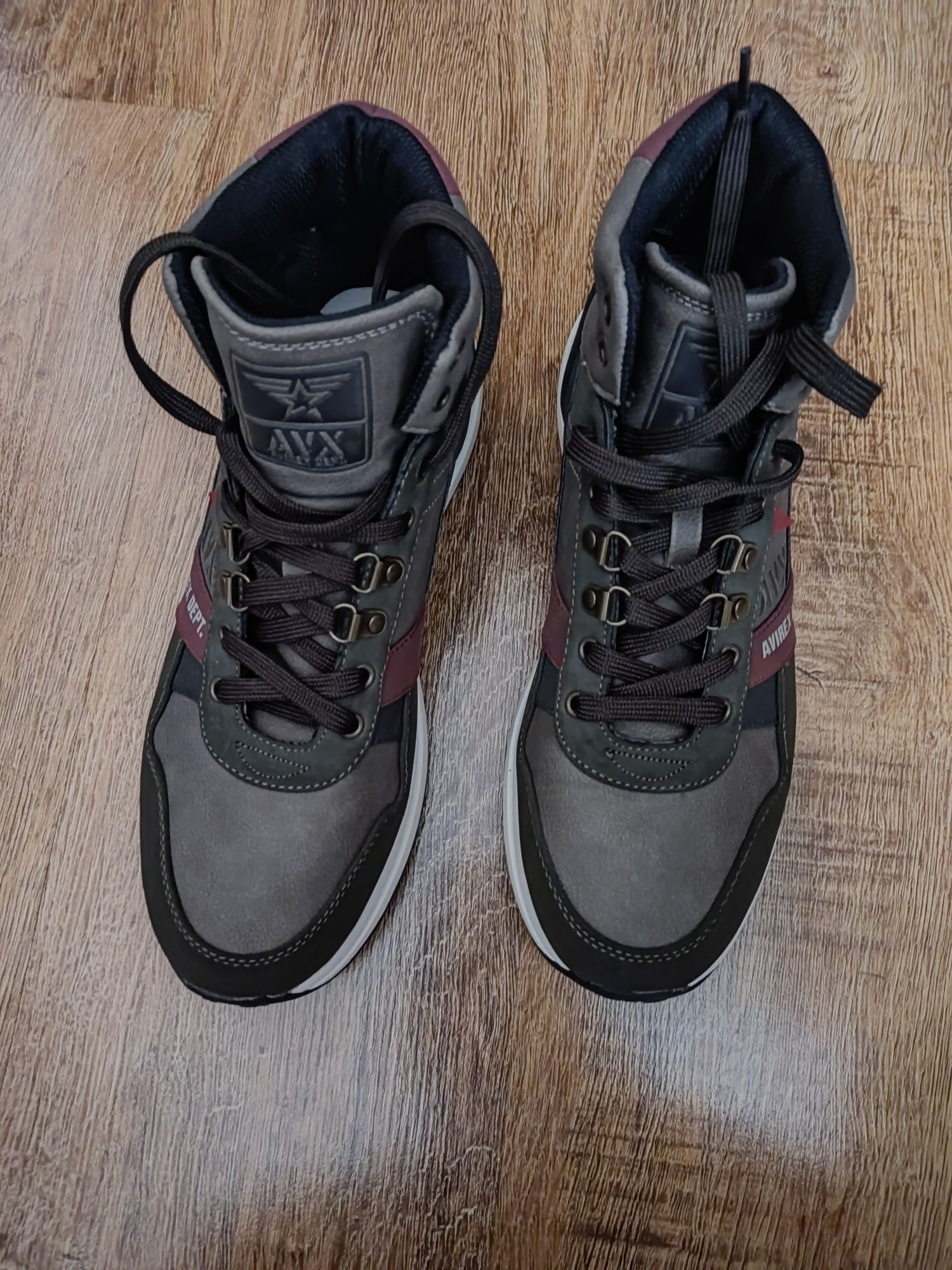 Nowe buty firmy Avirex Dept.
