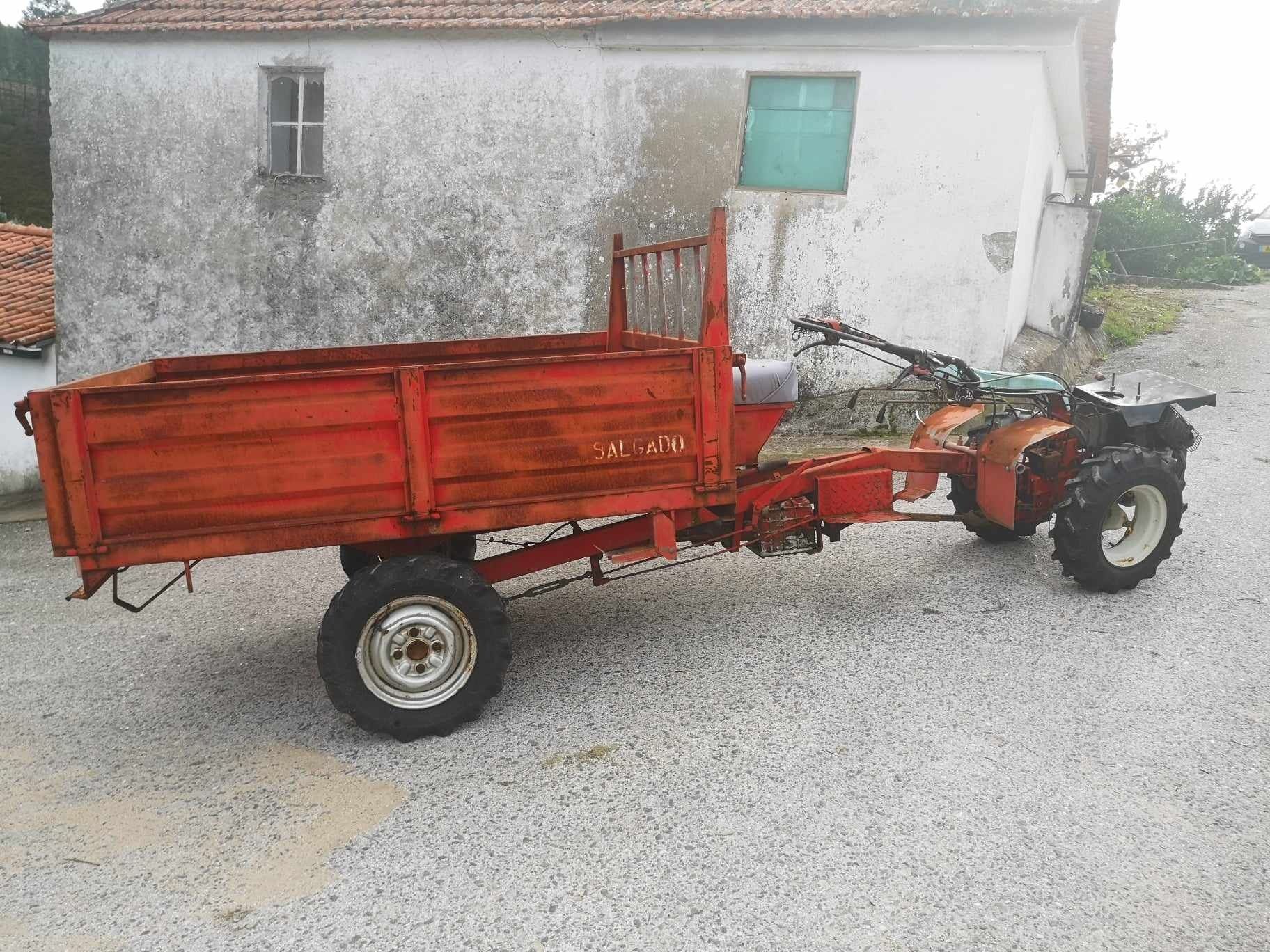 Trator agrícola de varagem