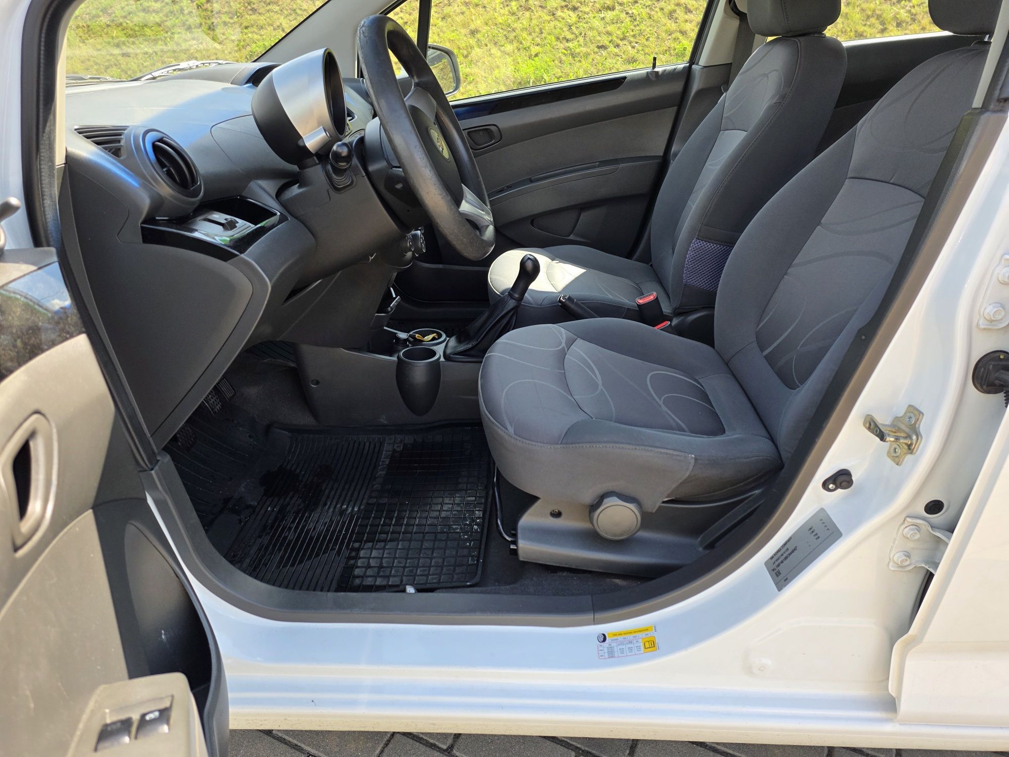Chevrolet sprak 1.0LX 2011r