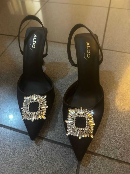 Sapatos de salto alto da Aldo