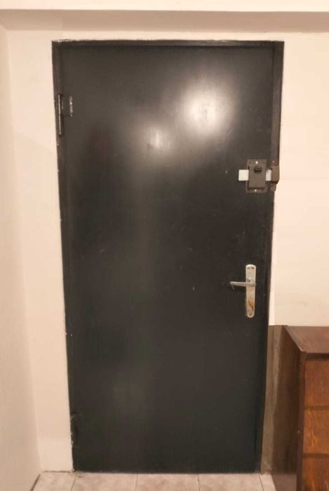 Drzwi stalowe, dwa zamki