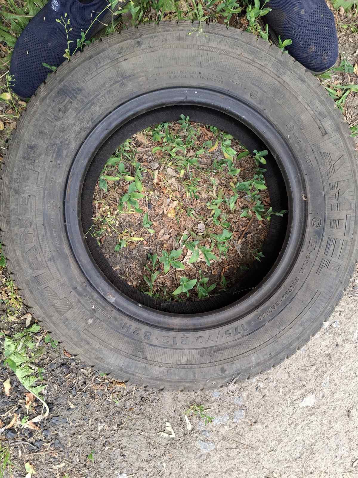 Покрышка 185/65r14 2 шт  175/70r13 1 шт
