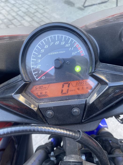 Honda cbr   125r