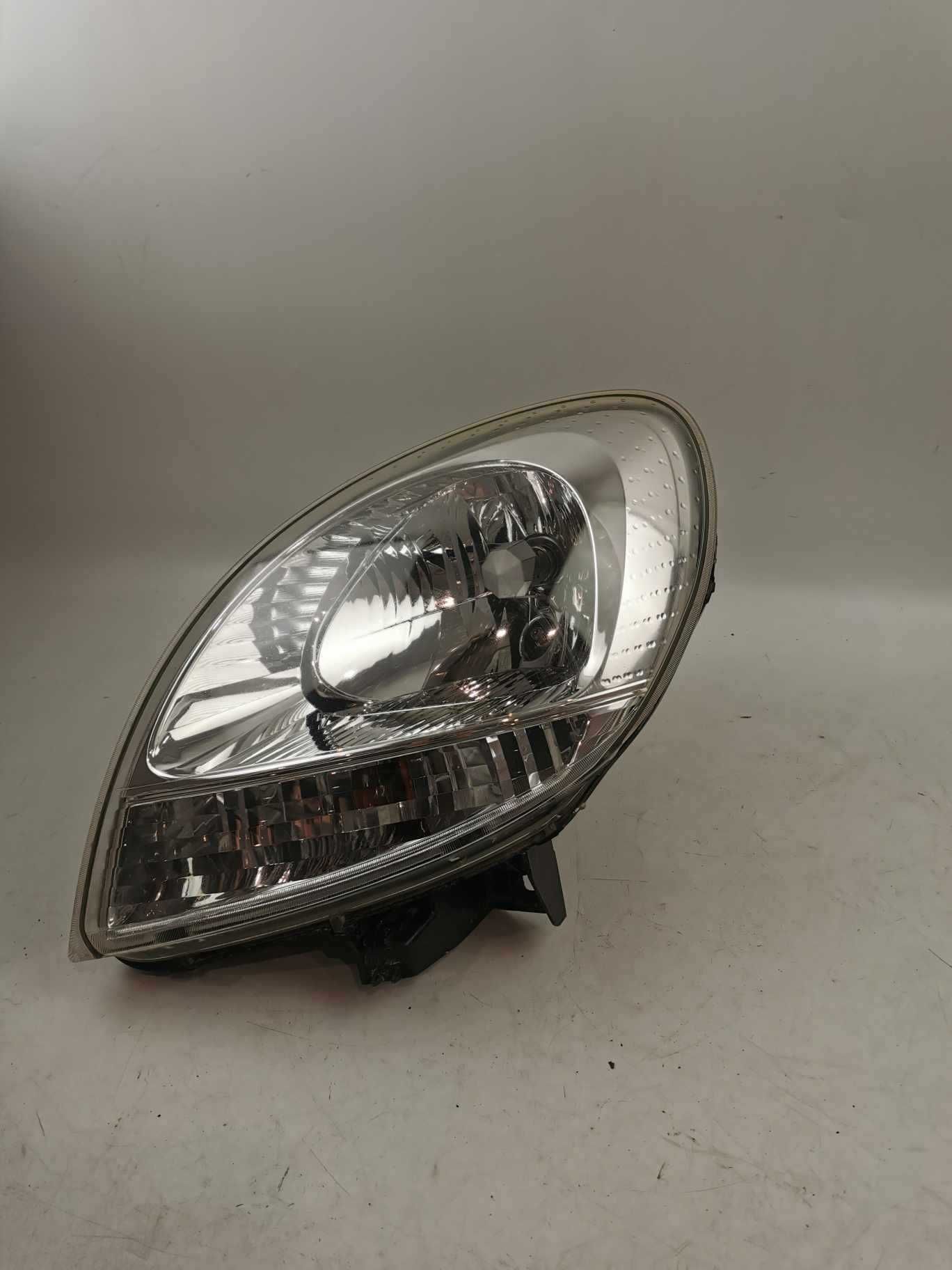 Lampa Lewa przód przednia  Renault Kangoo I LIFT