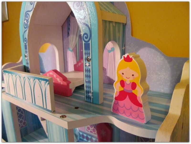 Drewniany domek dla lalek Śnieżny pałac Elefun