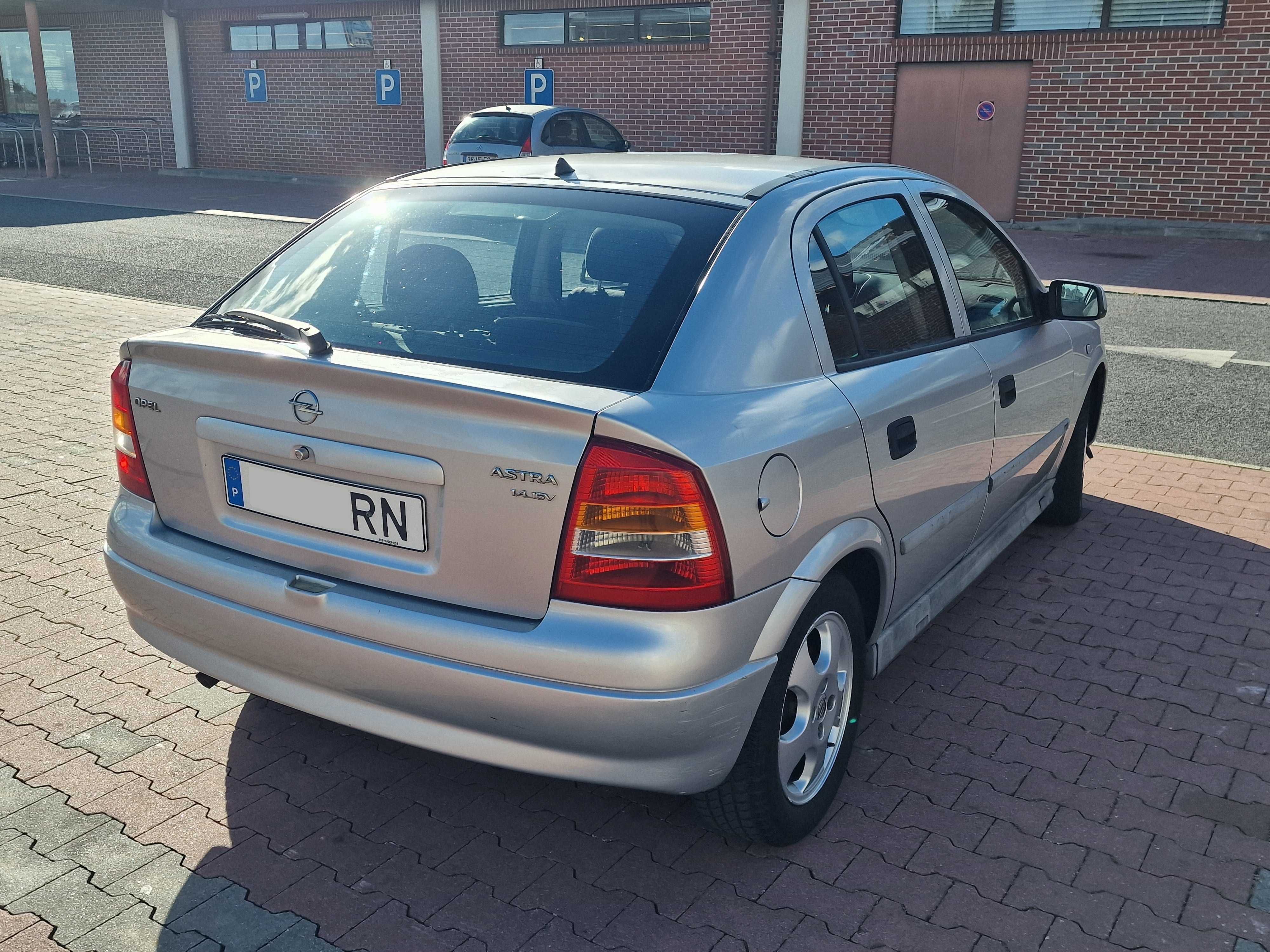 Opel Astra G 1.4 Club 16V 90cv - Ano 2001
