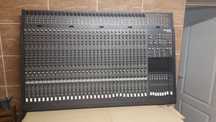 mixer mackie 32 8bus