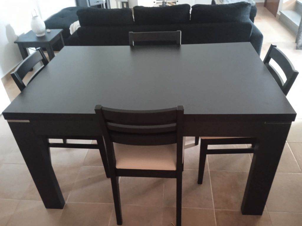 Conjunto Mesa com 4 Cadeiras