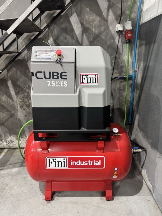 Compressor de Parafuso FINI CUBE 7.5-10-270