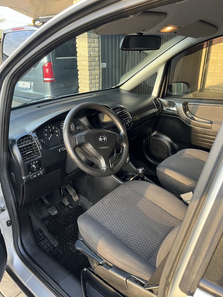 Opel Zadira A 2003 2.0 dti