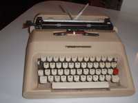 máquina de escrever Olivetti