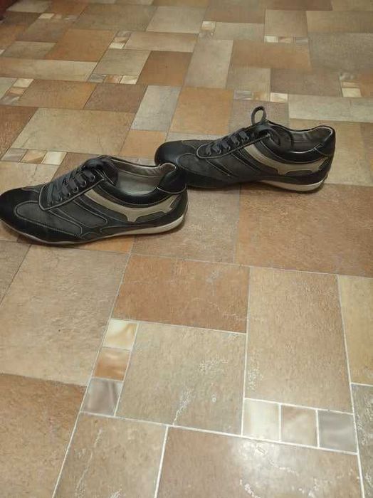 Шкіряні кросівки Італія