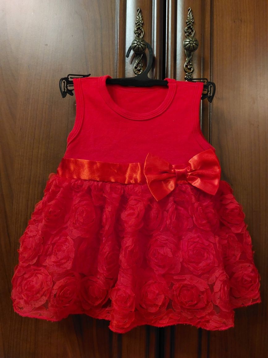Sukienka  dziewczynka czerwona /3-6 m-cy